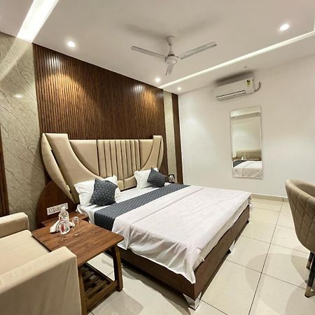 Hotel Platinum Inn Ludhiana Exterior foto