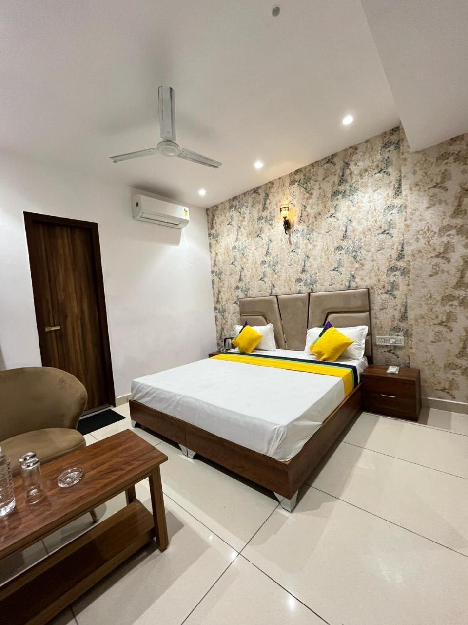 Hotel Platinum Inn Ludhiana Exterior foto