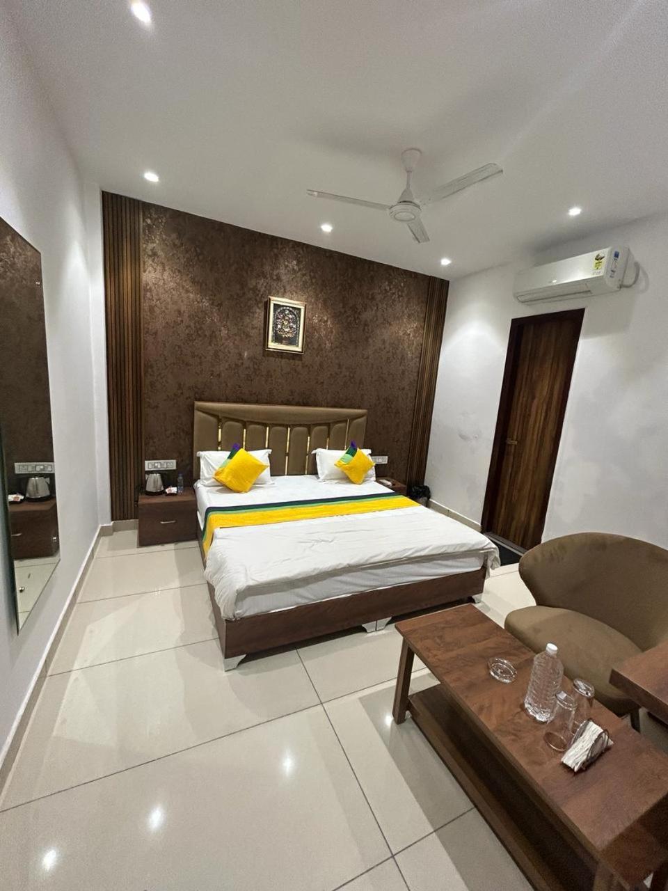 Hotel Platinum Inn Ludhiana Exterior foto